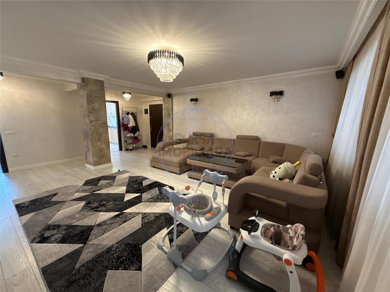 APARTAMENT 4 CAMERE ZONA PRIMARIE