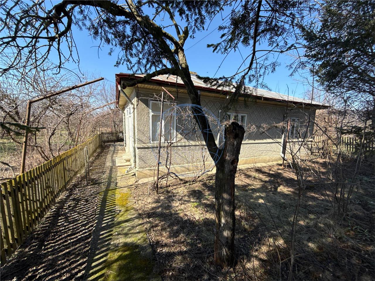 CASA CARAMIDA 5 CAMERE SI 5588MP INTRAVILAN , DESCHIDERE LA 2 STRAZI