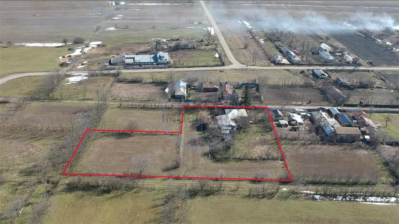 CASA CARAMIDA 5 CAMERE SI 5588MP INTRAVILAN , DESCHIDERE LA 2 STRAZI