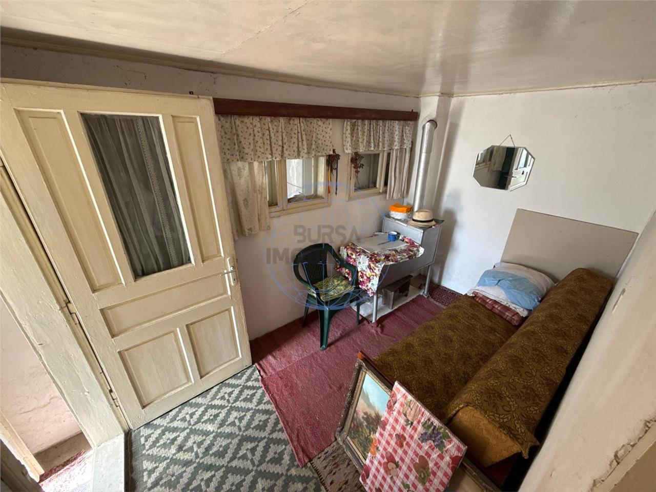 CASA CARAMIDA 5 CAMERE SI 5588MP INTRAVILAN , DESCHIDERE LA 2 STRAZI