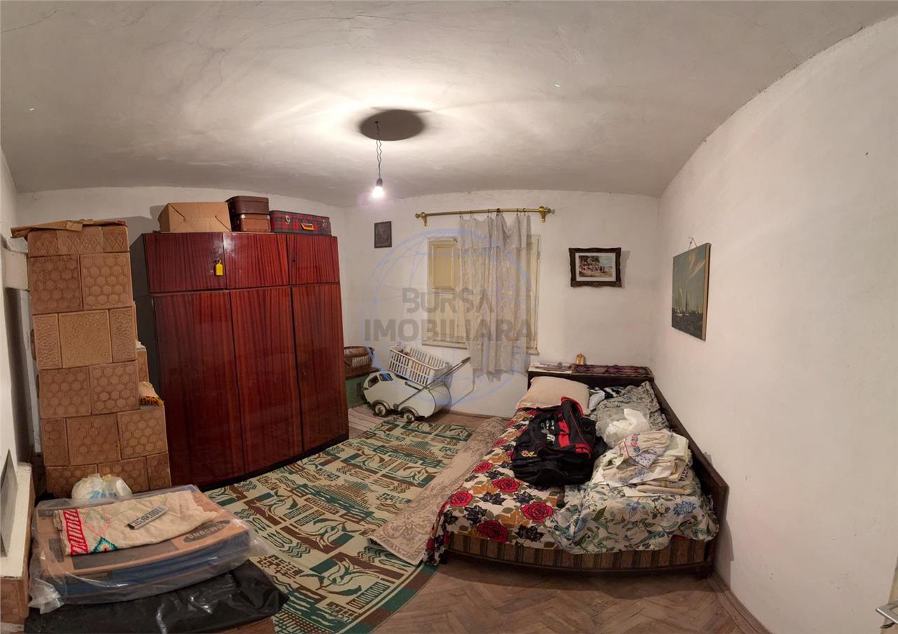 CASA CARAMIDA 5 CAMERE SI 5588MP INTRAVILAN , DESCHIDERE LA 2 STRAZI
