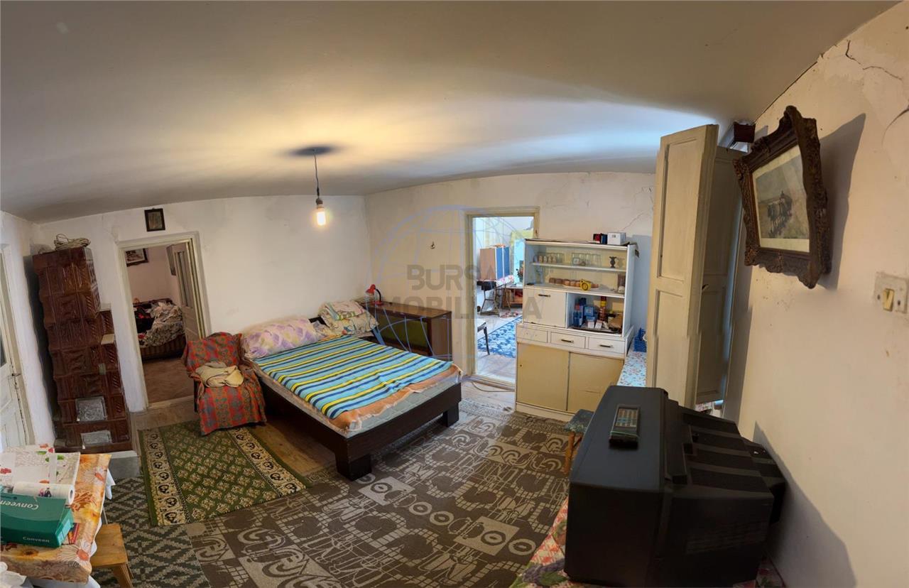 CASA CARAMIDA 5 CAMERE SI 5588MP INTRAVILAN , DESCHIDERE LA 2 STRAZI