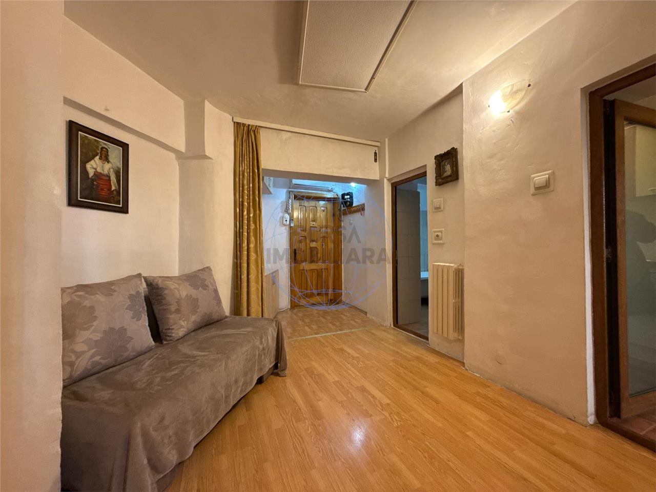 Garsoniera de vanzare