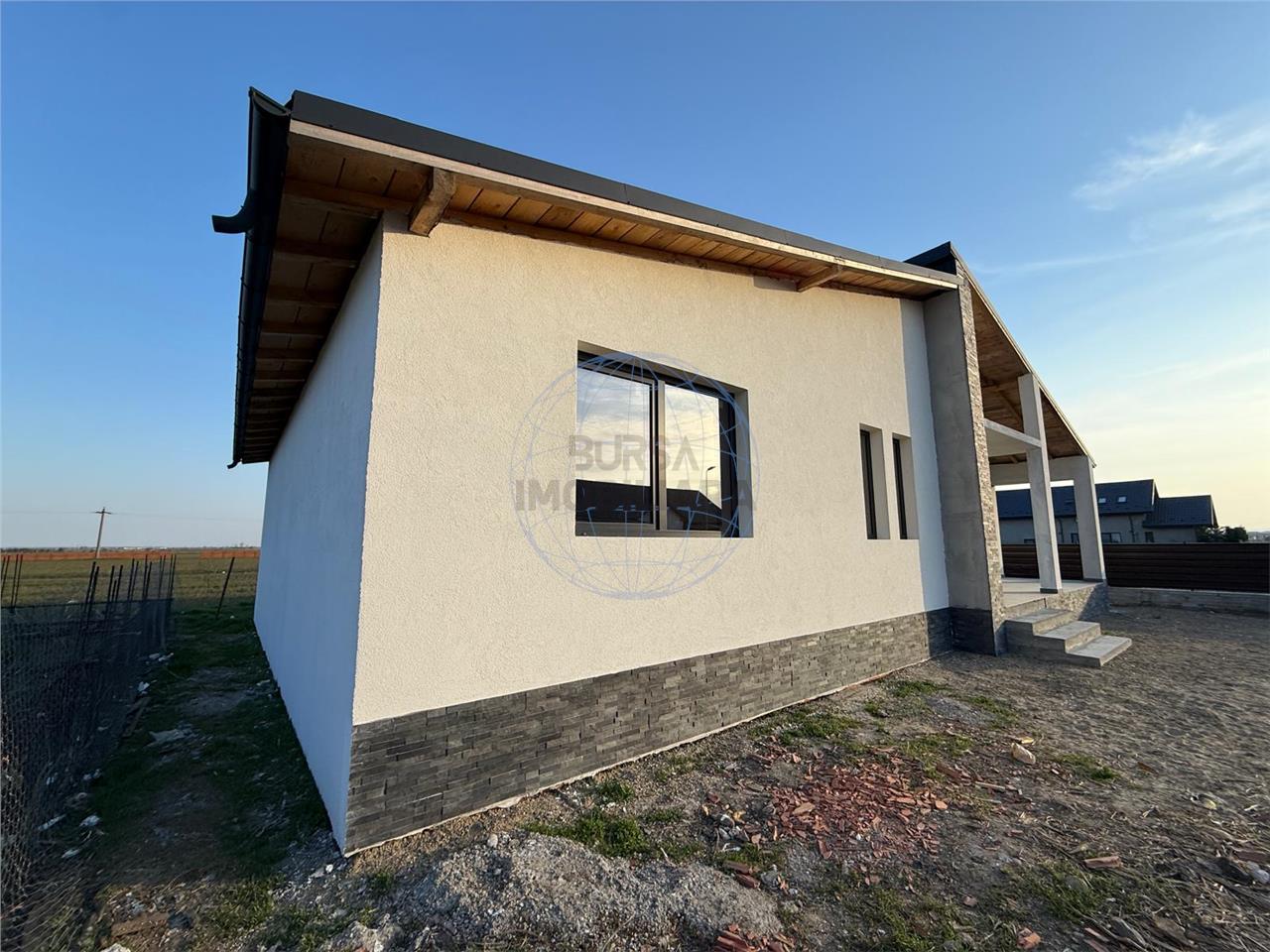 CASA LA GRI, EXTERIOR FINAȘIZAT, INTERIOR NEFINISAT