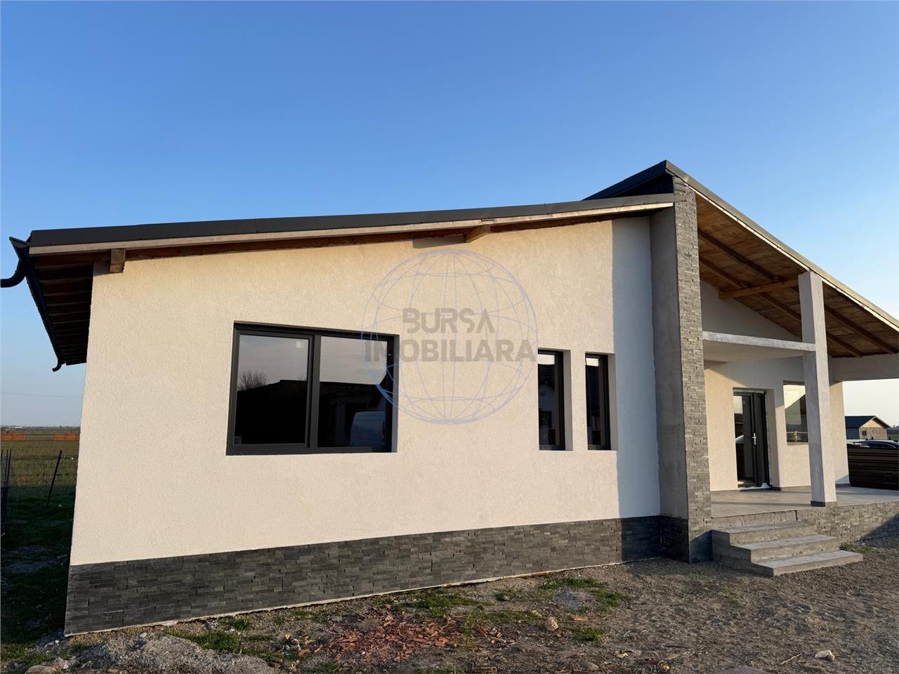 CASA LA GRI, EXTERIOR FINAȘIZAT, INTERIOR NEFINISAT