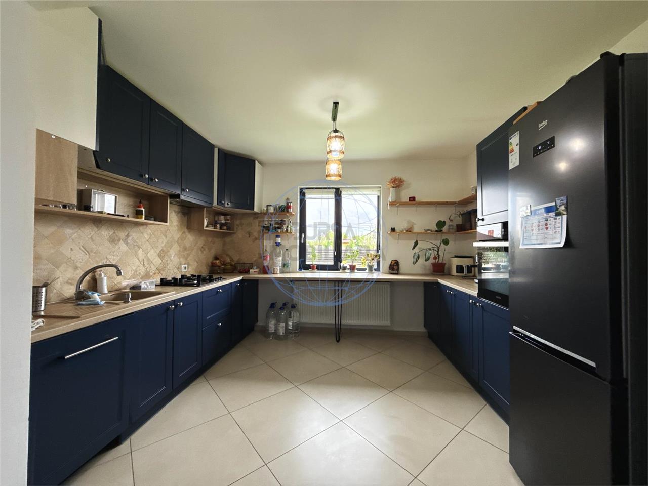 CASA 3 CAMERE  MANDRESTI