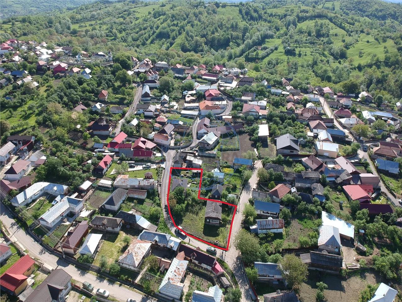 De vanzare 2 Case + Teren alaturat  in Haulisca, comasabile