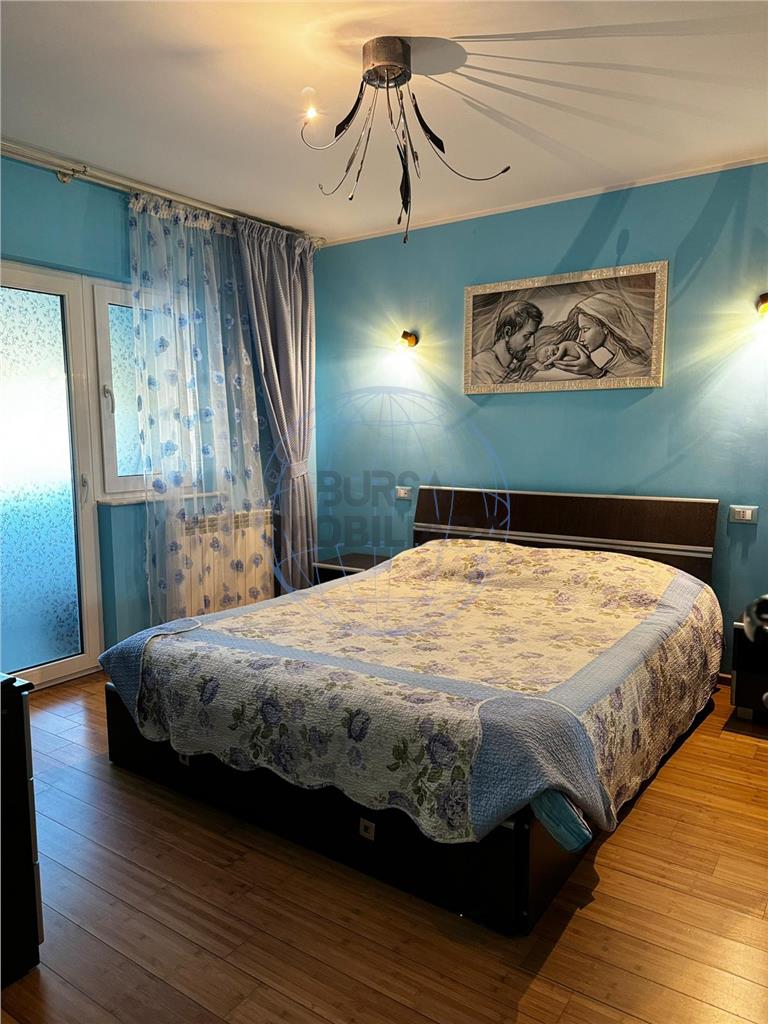 APARTAMENT DE VANZARE 4 CAMERE SUD 85MP
