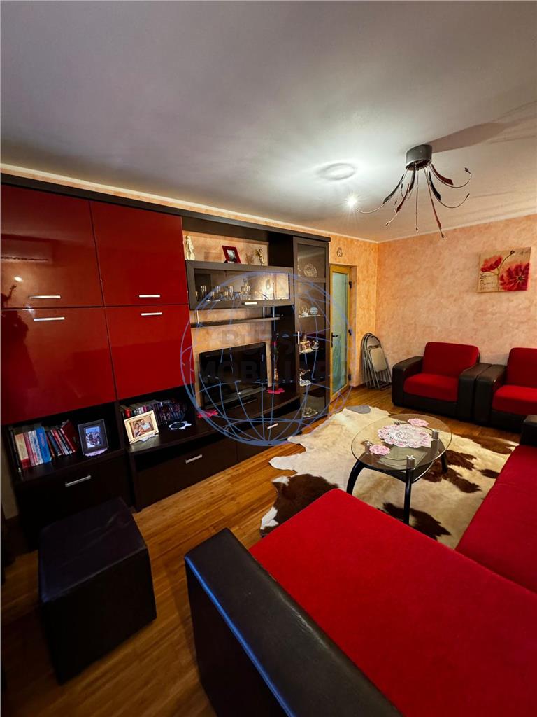 APARTAMENT DE VANZARE 4 CAMERE SUD 85MP