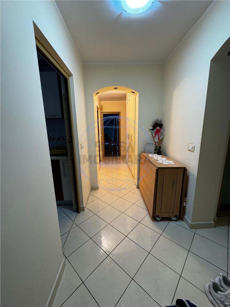 APARTAMENT DE VANZARE 4 CAMERE SUD 85MP