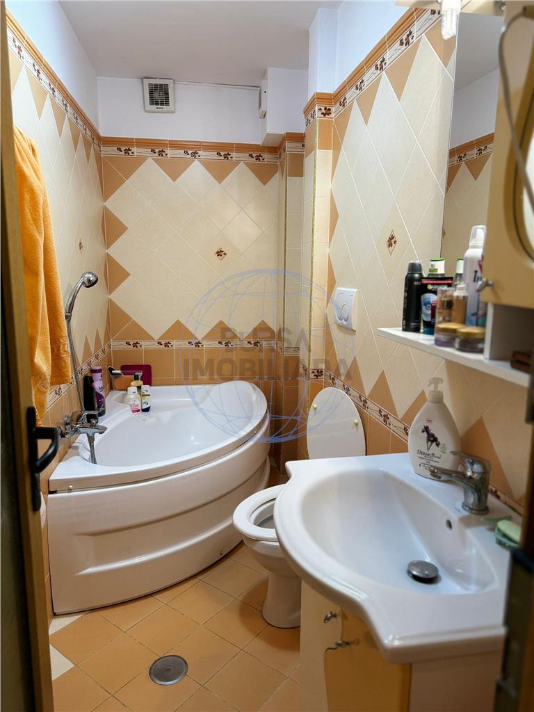 APARTAMENT DE VANZARE 4 CAMERE SUD 85MP