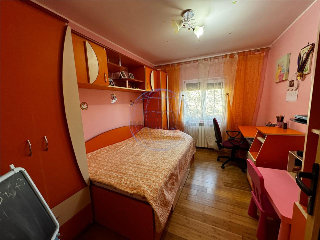 APARTAMENT DE VANZARE 4 CAMERE SUD 85MP