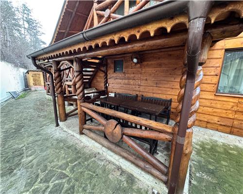 Casa spatioasa, ideala pentru locuinta sau afacere – 1500 mp teren, situata pe drumul principal  Vrancea  Brasov