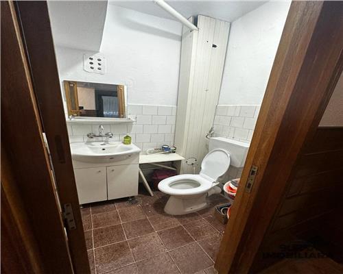 APARTAMENT DE VANZARE  3  CAMERE ( COMISARIAT)