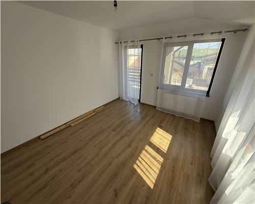 CASA / VILA  DE INCHIRIAT, CENTRU