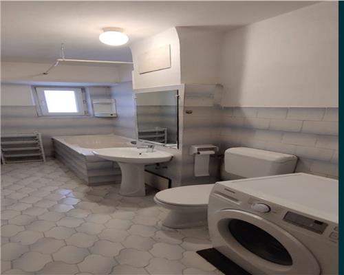 APARTAMENT 2 CAMERE, PIATA VICTORIEI