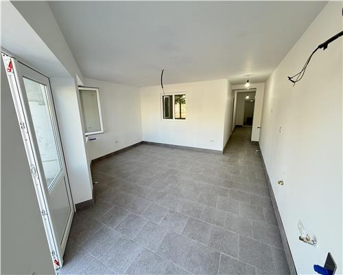 Spatiu comercial, Crang Petresti