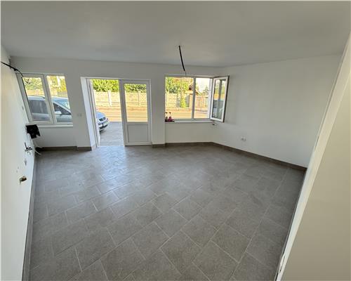 Spatiu comercial, Crang Petresti