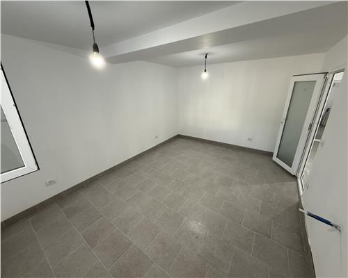 Spatiu comercial, Crang Petresti