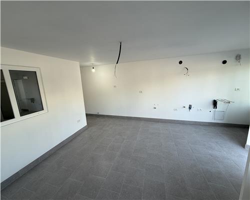 Spatiu comercial, Crang Petresti