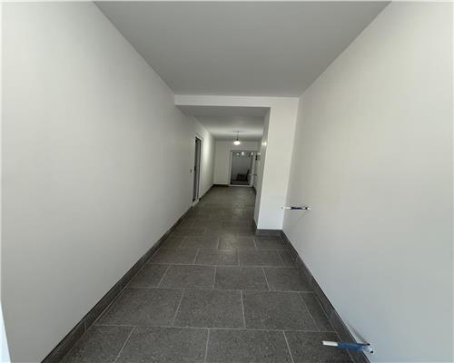 Spatiu comercial, Crang Petresti