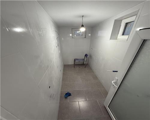 Spatiu comercial, Crang Petresti