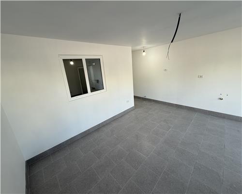 Spatiu comercial, Crang Petresti