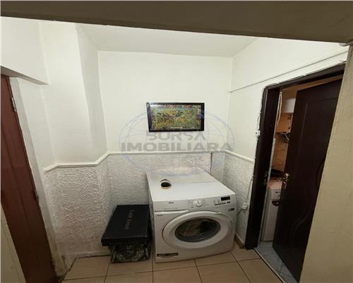 APARTAMENT 3 CAMERE, ETAJ 1, LICEU UNIREA