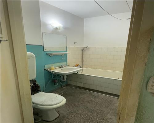 Apartament 3 camere Titan, Potcoava