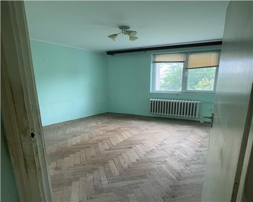 Apartament 3 camere Titan, Potcoava