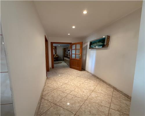 Apartament 3 camere, etaj 1, Rendez Vous Cafe