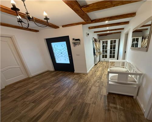 Casa renovata integral, 107 mp utili, teren 2400 mp – Paulesti, Vrancea