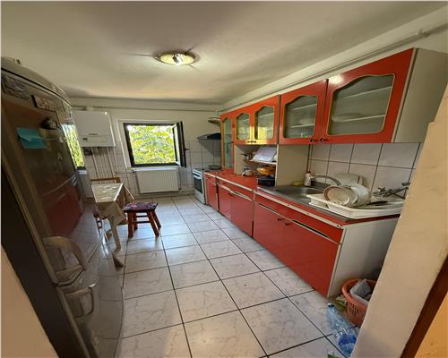APARTAMENT 3 CAMERE, ETAJ 2, 1 DECEMBRIE