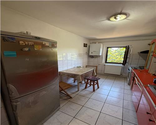 APARTAMENT 3 CAMERE, ETAJ 2, 1 DECEMBRIE