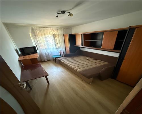 APARTAMENT 3 CAMERE, ETAJ 2, 1 DECEMBRIE