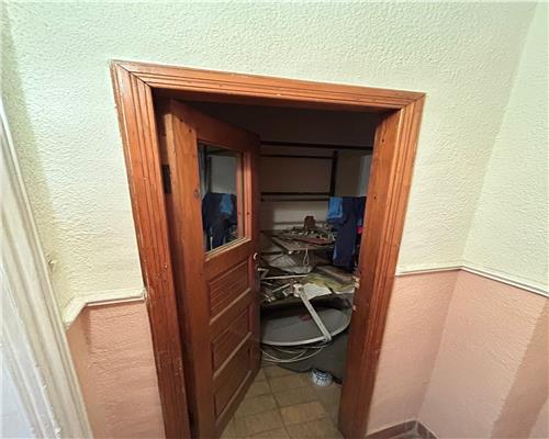 APARTAMENT 4 CAMERE, ETAJ 2, LUPENI