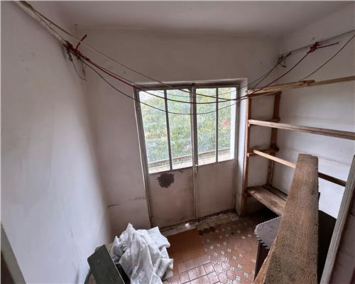 APARTAMENT 4 CAMERE, ETAJ 2, LUPENI