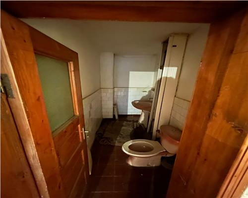APARTAMENT 4 CAMERE, ETAJ 2, LUPENI