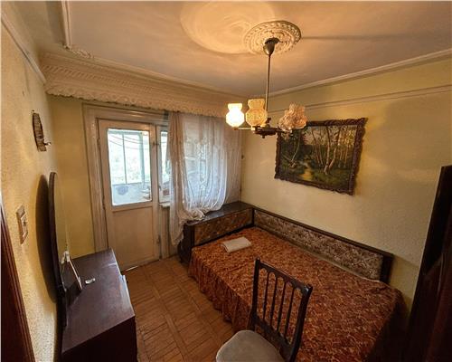 APARTAMENT 4 CAMERE, ETAJ 2, LUPENI