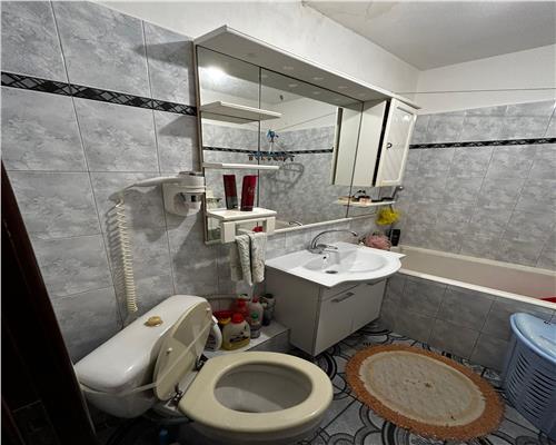 APARTAMENT 3 CAMERE  STRADA BIRSEI