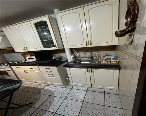 APARTAMENT 3 CAMERE  STRADA BIRSEI