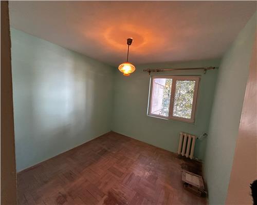 APARTAMENT 4 CAMERE SUD