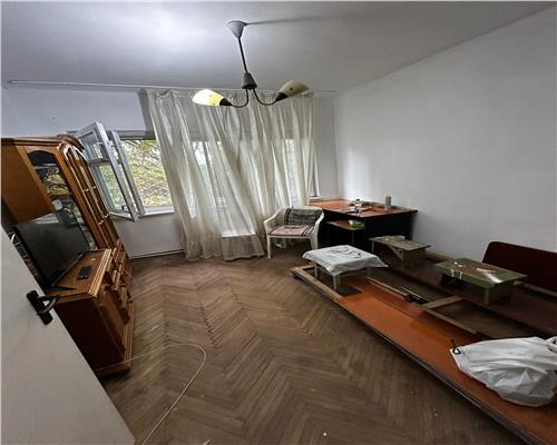 APARTAMENT 3 CAMERE BARSEI