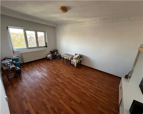 APARTAMENT 3 CAMERE SUD