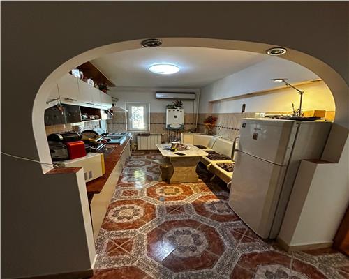 APARTAMENT 3 CAMERE SUD