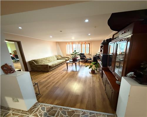 CASA P+1E CAMPINEANCA