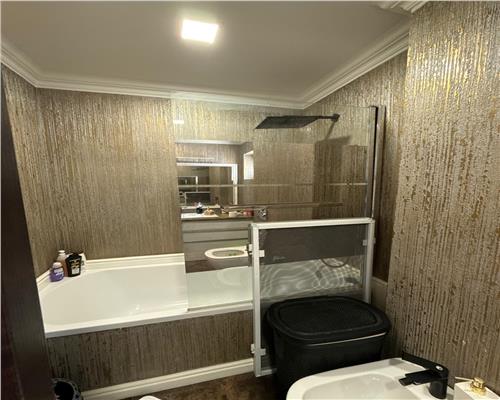 APARTAMENT 4 CAMERE ZONA PRIMARIE