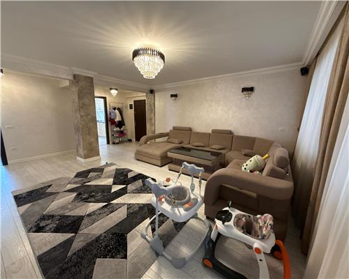 APARTAMENT 4 CAMERE ZONA PRIMARIE