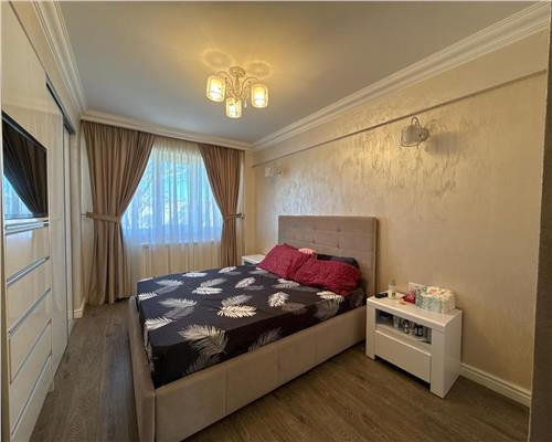 APARTAMENT 4 CAMERE ZONA PRIMARIE