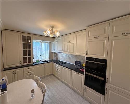 APARTAMENT 4 CAMERE ZONA PRIMARIE